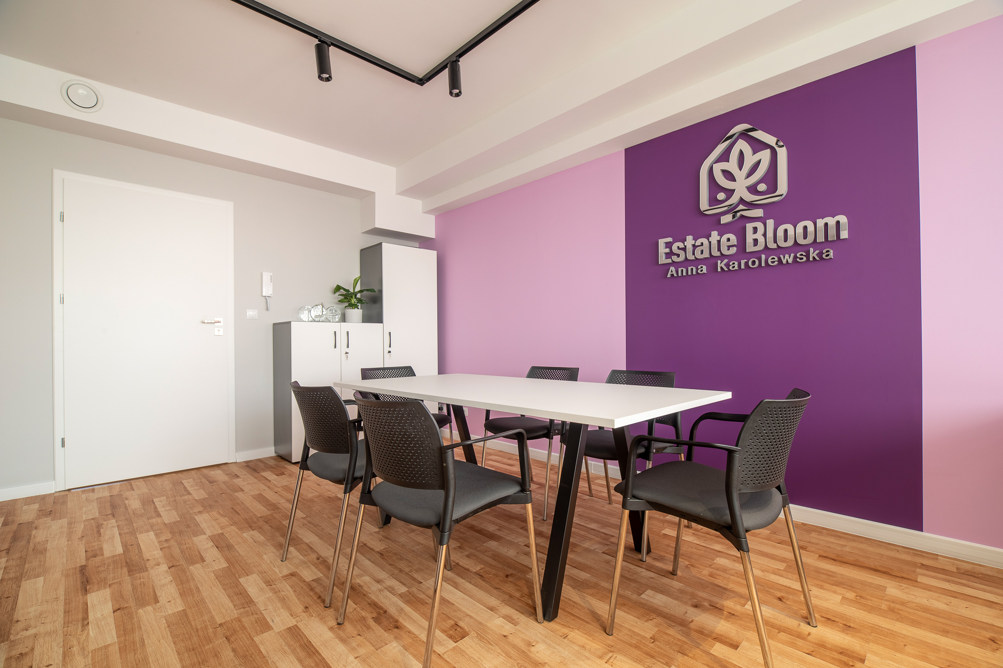 Estate Bloom